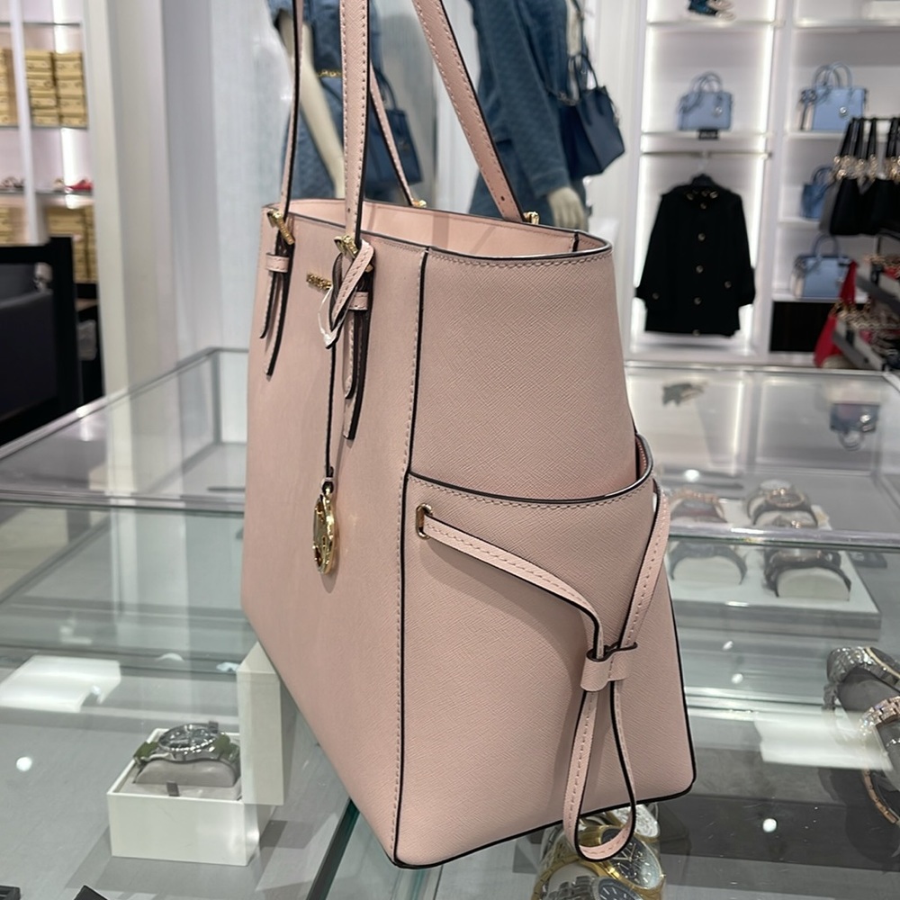 MICHAEL KORS 
Gilly Large Saffiano Leather Tote Shoulder Bag 
Powder Blush 
NWT - Picture 5 of 16